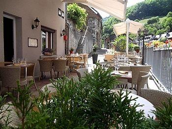 Auberge De L'Isard Сен Дени Екстериор снимка