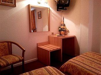 Auberge De L'Isard Сен Дени Екстериор снимка