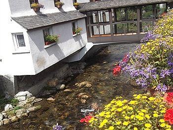 Auberge De L'Isard Сен Дени Екстериор снимка