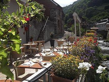 Auberge De L'Isard Сен Дени Екстериор снимка