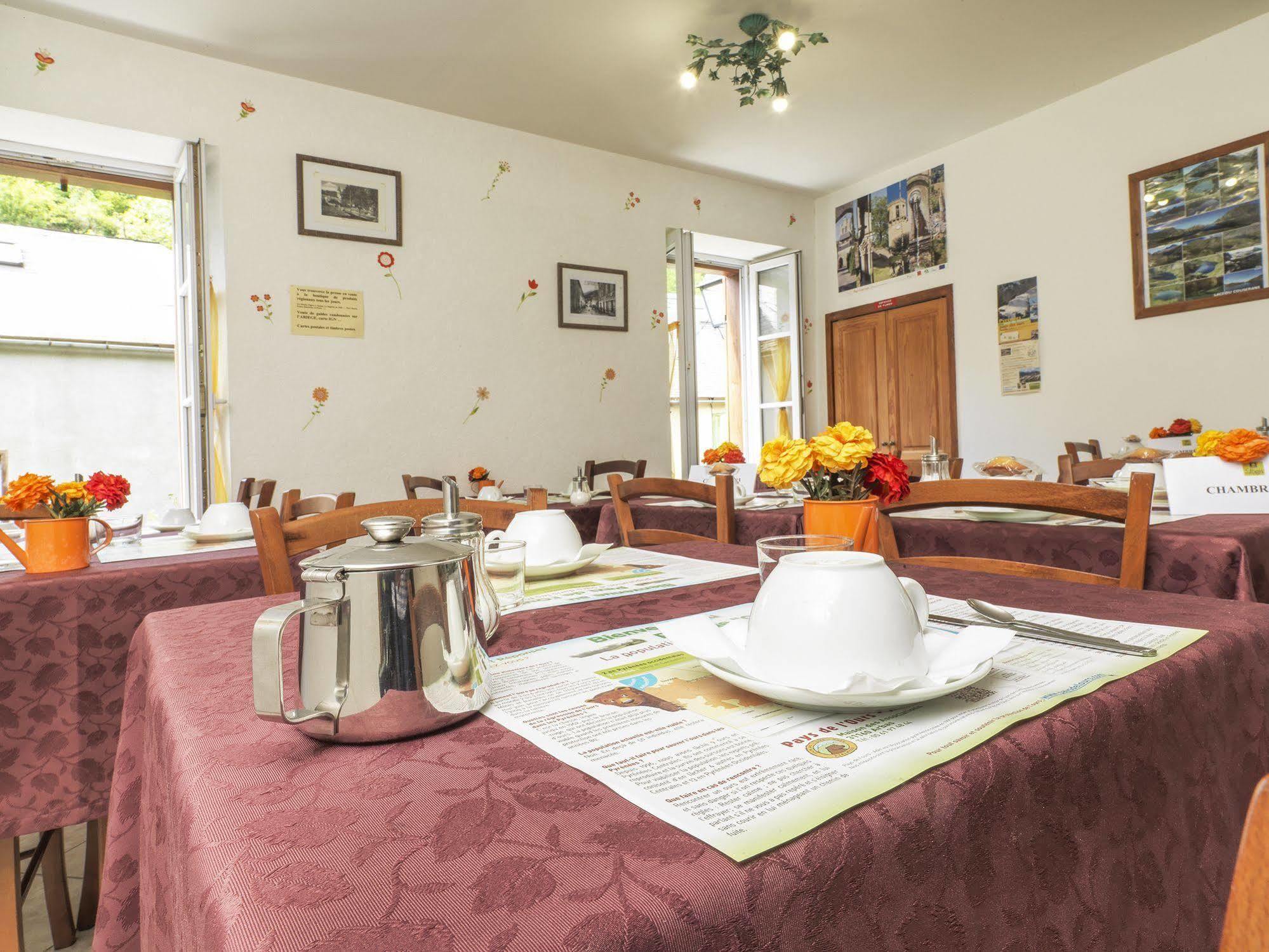Auberge De L'Isard Сен Дени Екстериор снимка
